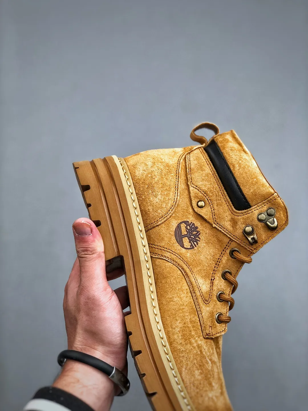 💰440 supports store K T/ Timberland classic 25ss new high-top, classic re-creation, new upgrade, Guangdong factory quality, original box and original packaging. The fabric is made of top Italian frosted cowhide, with anti-odor and anti-corrosion genuine leather latex insoles to give you a perfect wearing experience. Quality is exquisite and durable. A must-have for sportsmen. Specializes in not looking handsome. High-quality and first-class foot feel. Exclusive supply. Size: 39-44